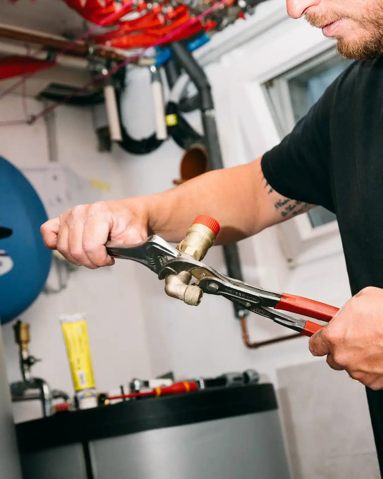Maintenance d’une vanne et d’une conduite avec une clé réglable